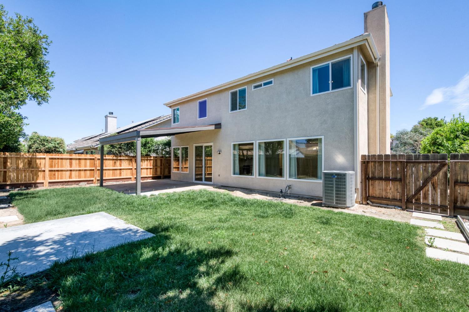 5021 West Decatur Avenue Fresno, CA 93722 - Photo 2 of 12