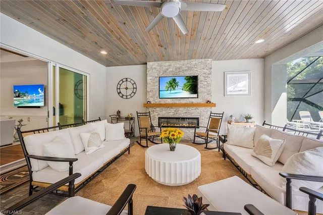 $1,950,000 | 12338 Lavender Avenue, Naples, FL 34120