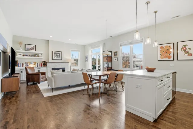 $685,000 | 1222 North Wolcott Avenue, Unit 4N, Chicago, IL 60622