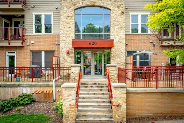 $400,000 | 620 Main Street North, Unit 124, Stillwater, MN 55082