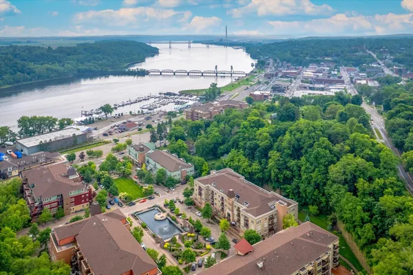 $400,000 | 620 Main Street North, Unit 124, Stillwater, MN 55082