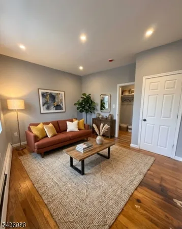 $1,795 | 296 Renner Avenue, Unit 6A, Newark, NJ 07112