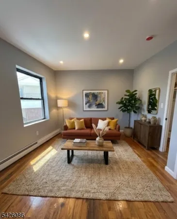 $1,795 | 296 Renner Avenue, Unit 6A, Newark, NJ 07112