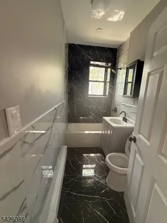 $1,795 | 296 Renner Avenue, Unit 6A, Newark, NJ 07112