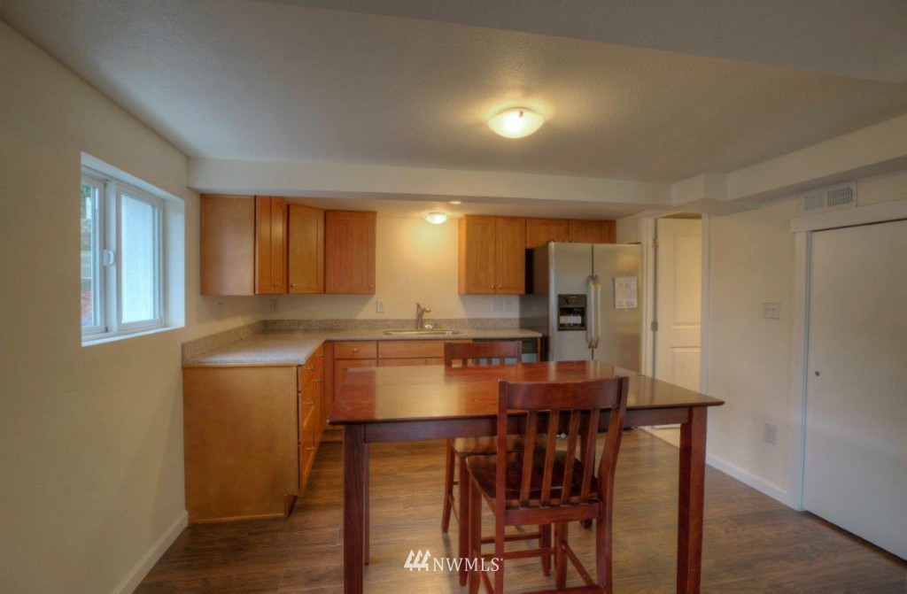 307 Taylor Avenue Northwest Renton, WA 98057 - Photo 11 of 18 Gallery Image 11