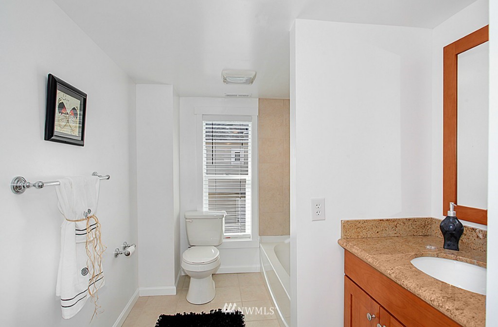 307 Taylor Avenue Northwest Renton, WA 98057 - Photo 9 of 18 Gallery Image 9