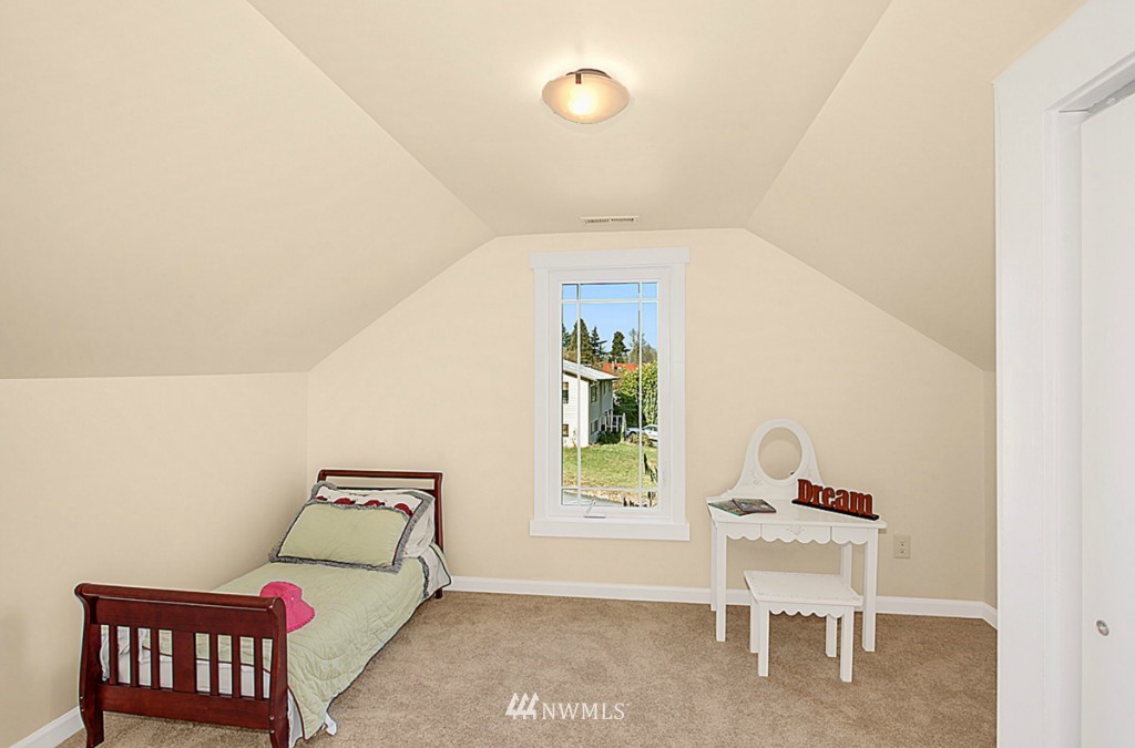 307 Taylor Avenue Northwest Renton, WA 98057 - Photo 10 of 18 Gallery Image 10