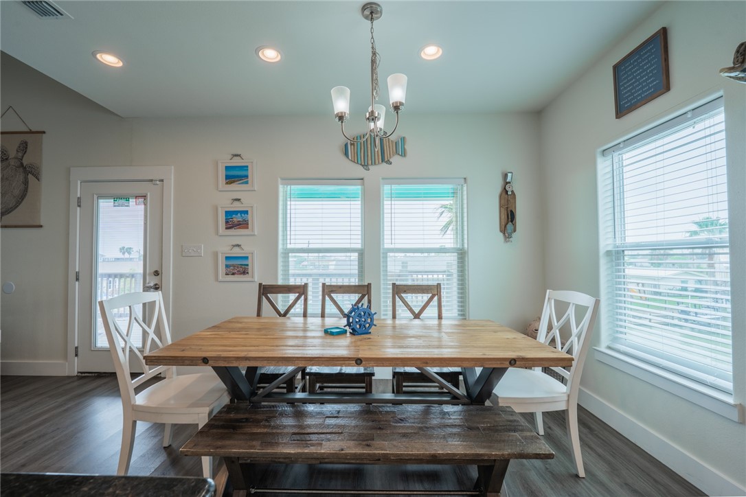 109 Copano Cove Road Rockport, TX 78382 - Photo 6 of 32