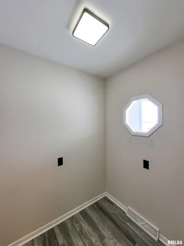 $190,000 | 212 South Clark Avenue Southwest, Clay City, IL 62824