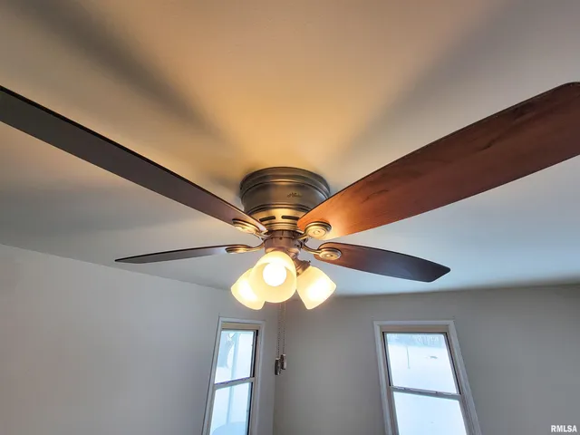 $190,000 | 212 South Clark Avenue Southwest, Clay City, IL 62824