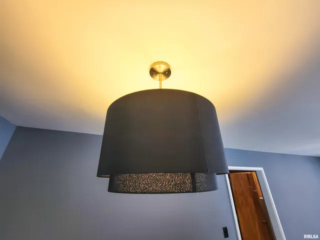 $190,000 | 212 South Clark Avenue Southwest, Clay City, IL 62824