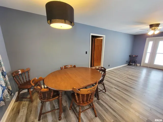 $190,000 | 212 South Clark Avenue Southwest, Clay City, IL 62824