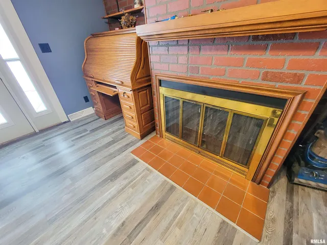 $190,000 | 212 South Clark Avenue Southwest, Clay City, IL 62824