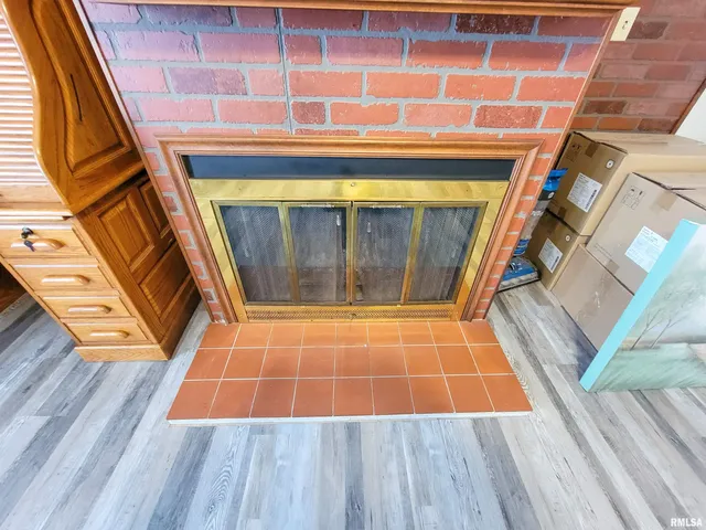 $190,000 | 212 South Clark Avenue Southwest, Clay City, IL 62824