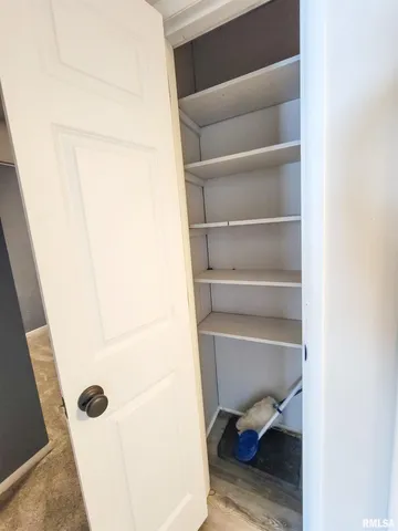 $190,000 | 212 South Clark Avenue Southwest, Clay City, IL 62824