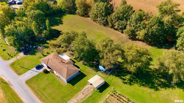 $190,000 | 212 South Clark Avenue Southwest, Clay City, IL 62824