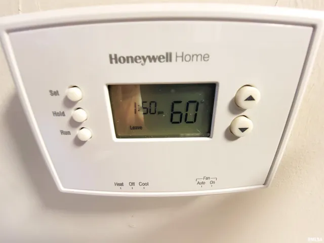 $190,000 | 212 South Clark Avenue Southwest, Clay City, IL 62824