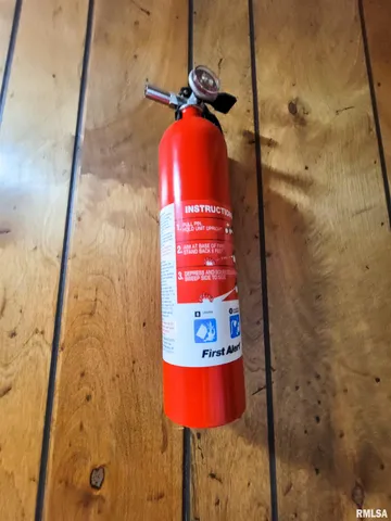 $190,000 | 212 South Clark Avenue Southwest, Clay City, IL 62824