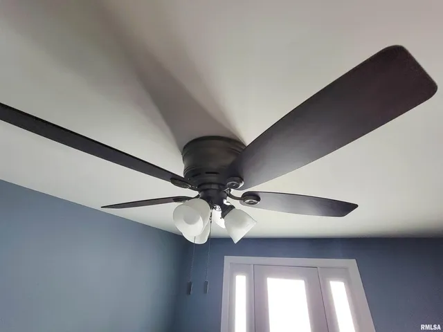 $190,000 | 212 South Clark Avenue Southwest, Clay City, IL 62824