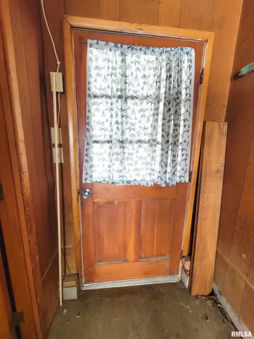 $190,000 | 212 South Clark Avenue Southwest, Clay City, IL 62824