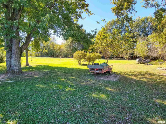 $190,000 | 212 South Clark Avenue Southwest, Clay City, IL 62824