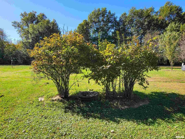 $190,000 | 212 South Clark Avenue Southwest, Clay City, IL 62824