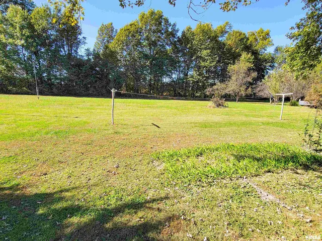 $190,000 | 212 South Clark Avenue Southwest, Clay City, IL 62824