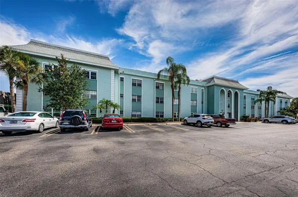 $1,600 | 1706 Belleair Forest Drive, Unit 322, Belleair, FL 33756