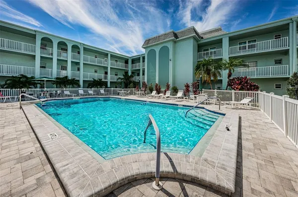 $1,600 | 1706 Belleair Forest Drive, Unit 322, Belleair, FL 33756