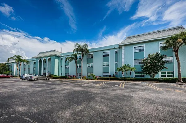 $1,600 | 1706 Belleair Forest Drive, Unit 322, Belleair, FL 33756