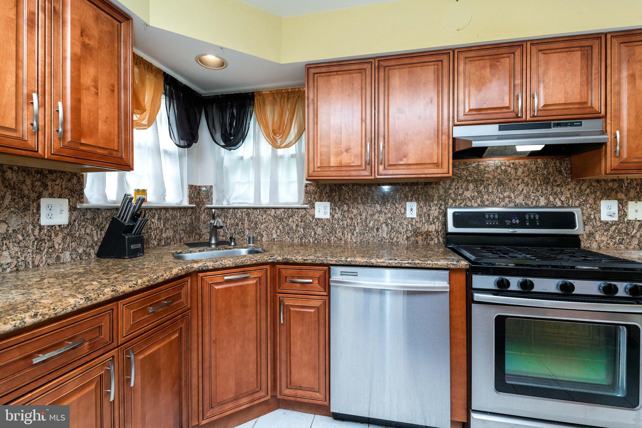 2009 Windys Run Road Catonsville, MD 21228 - Photo 6 of 30 Gallery Image 6