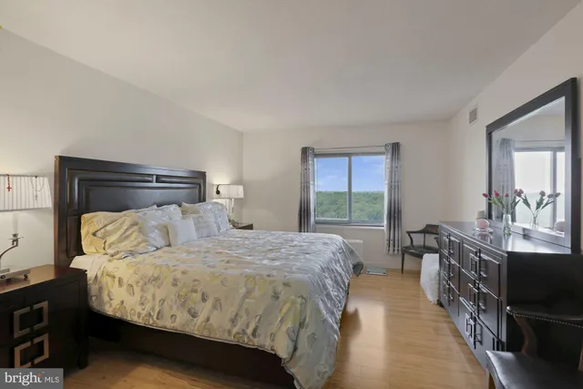 $2,650 | 307 Yoakum Parkway, Unit 1506, Alexandria, VA 22304