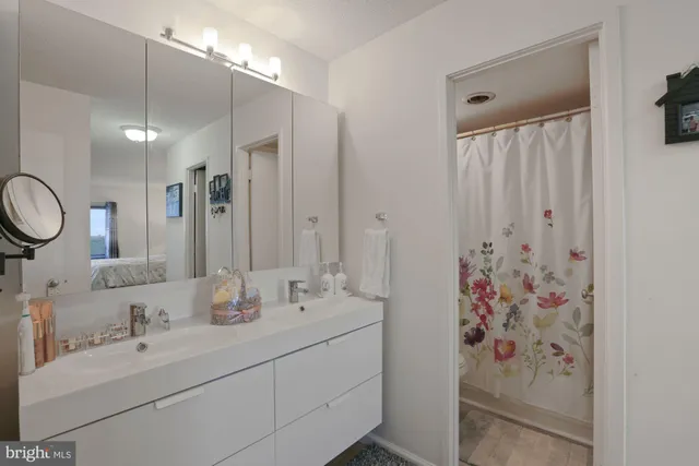 $2,650 | 307 Yoakum Parkway, Unit 1506, Alexandria, VA 22304