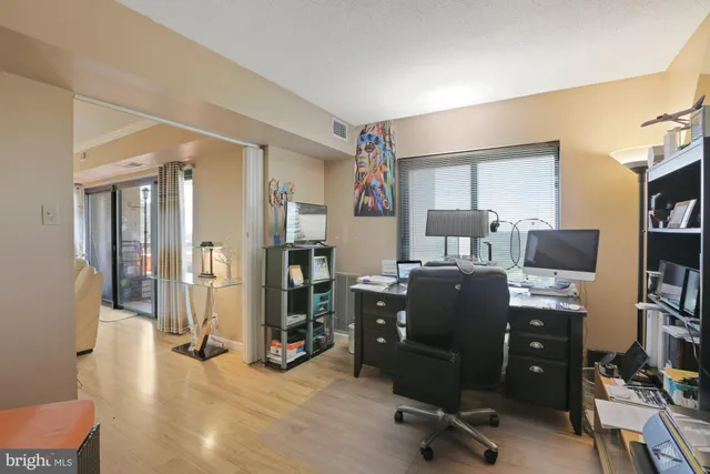 $2,650 | 307 Yoakum Parkway, Unit 1506, Alexandria, VA 22304