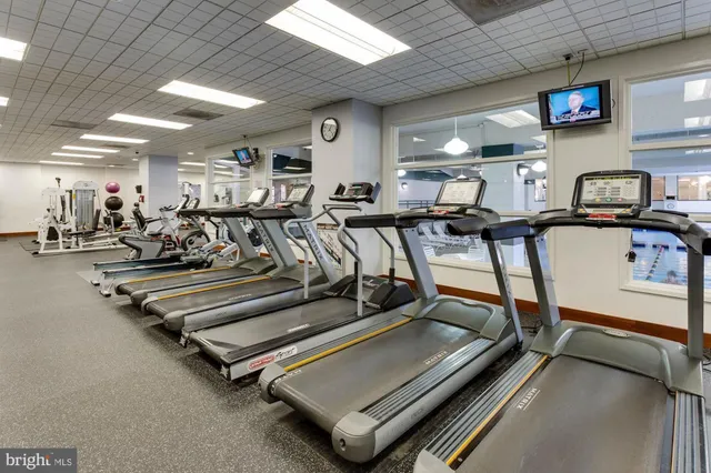 $2,650 | 307 Yoakum Parkway, Unit 1506, Alexandria, VA 22304