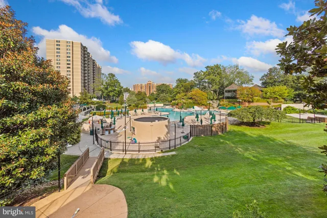 $2,650 | 307 Yoakum Parkway, Unit 1506, Alexandria, VA 22304