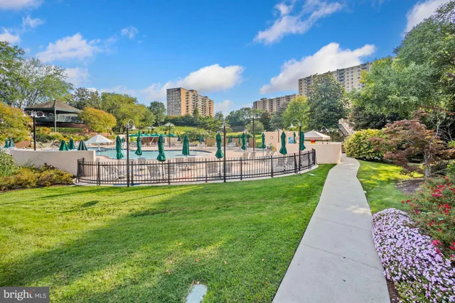 $2,650 | 307 Yoakum Parkway, Unit 1506, Alexandria, VA 22304