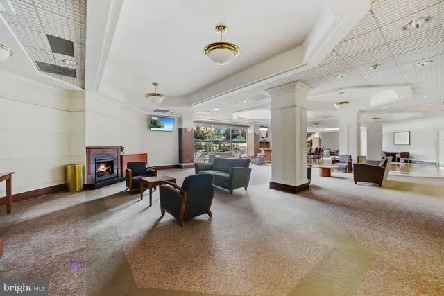 $2,650 | 307 Yoakum Parkway, Unit 1506, Alexandria, VA 22304