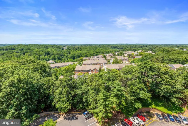 $2,650 | 307 Yoakum Parkway, Unit 1506, Alexandria, VA 22304