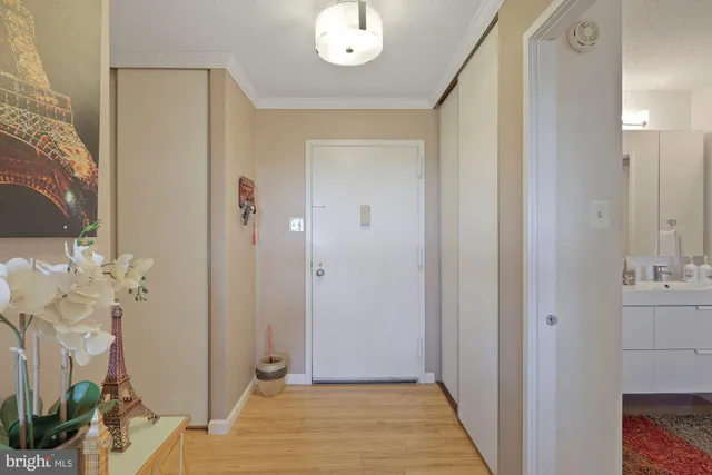 $2,650 | 307 Yoakum Parkway, Unit 1506, Alexandria, VA 22304