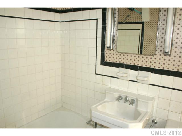 1326 Queens Road West Charlotte, NC 28207 - Photo 9 of 12 Gallery Image 9