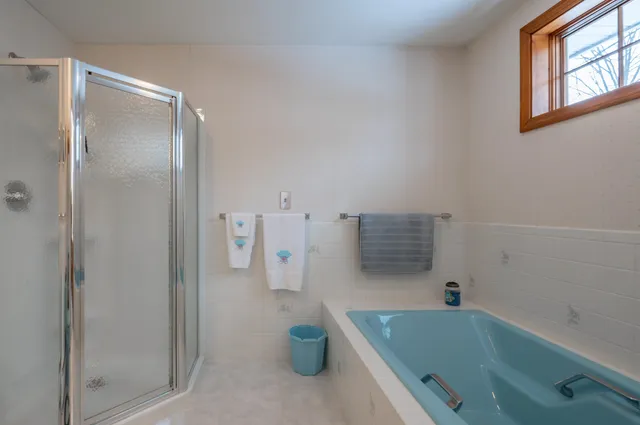 $900,000 | 226 Amesbury Road, Kensington, NH 03833