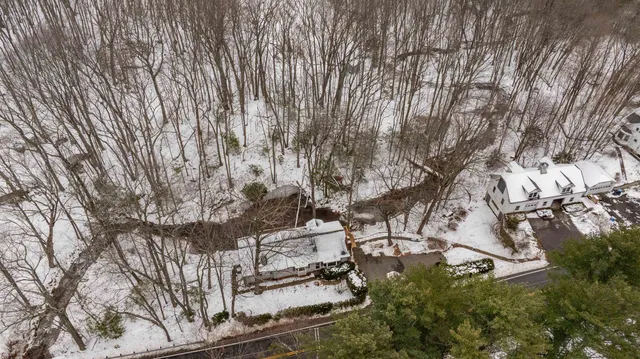 $900,000 | 226 Amesbury Road, Kensington, NH 03833