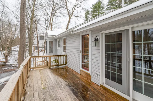 $900,000 | 226 Amesbury Road, Kensington, NH 03833