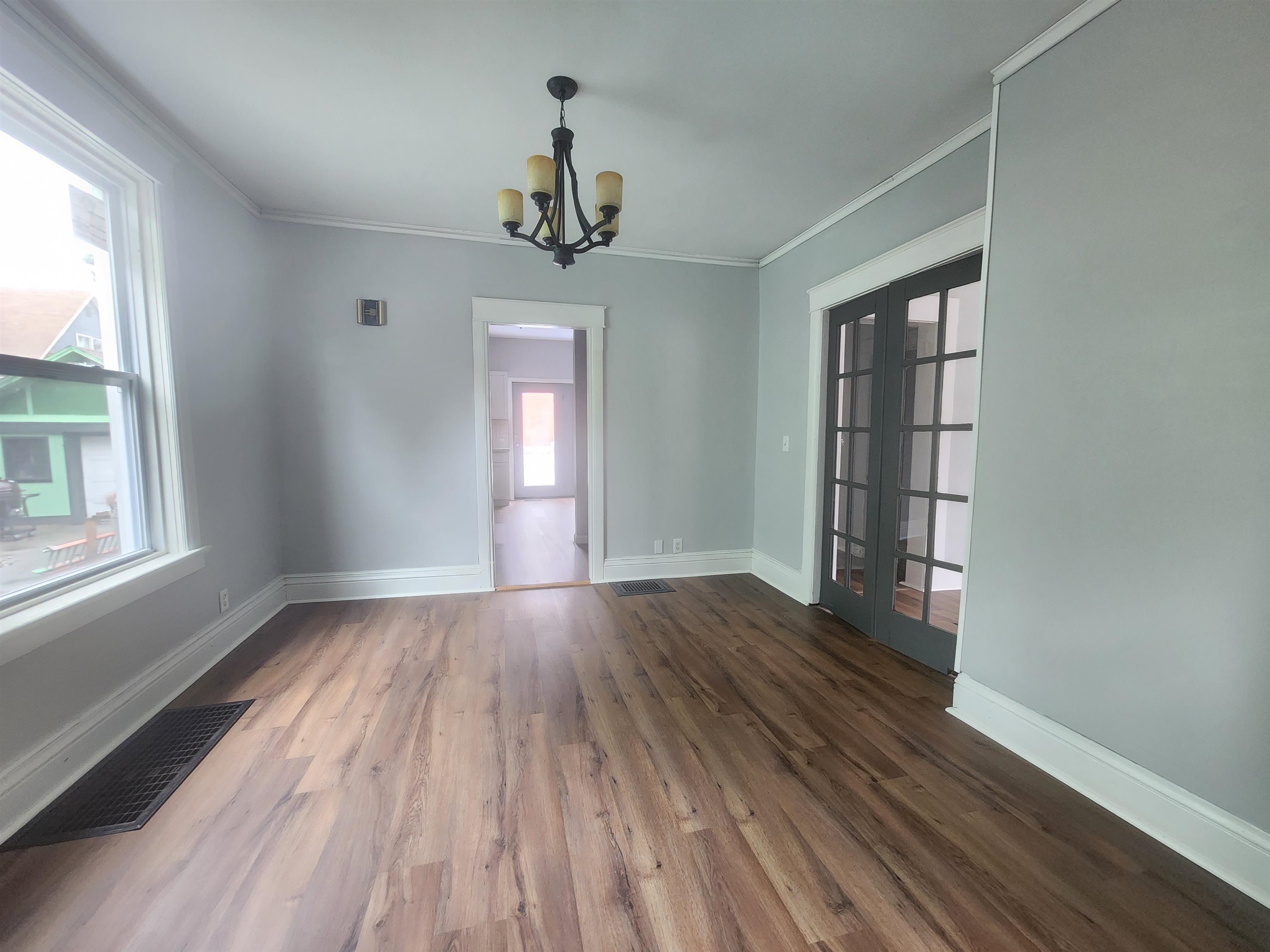 409 North Hampton Street Bay City, MI 48708 - Photo 2 of 37 Gallery Image 2