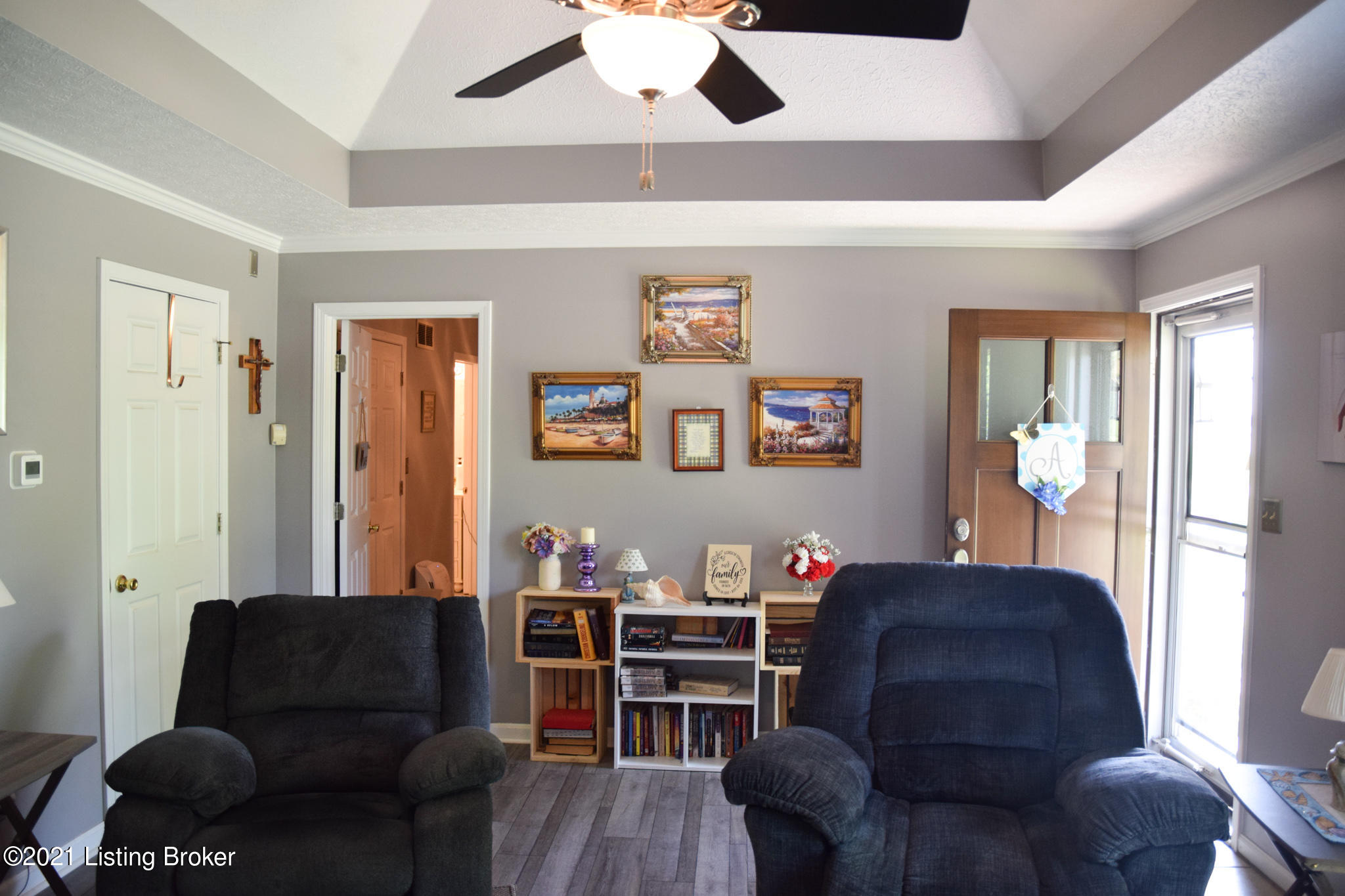 249 Rolling Ridge Way Simpsonville, KY 40067 - Photo 4 of 37 Living Room 3