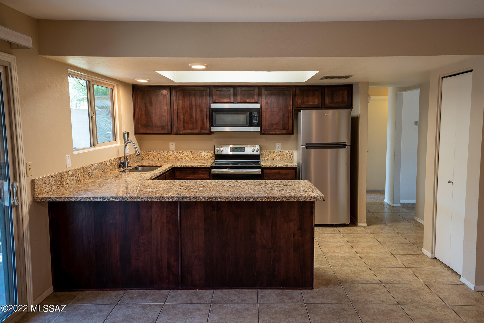 1378 South Gecko Road Tucson, AZ 85713 - Photo 10 of 42