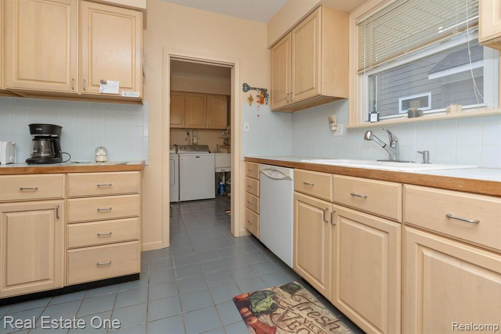 829 Miller Avenue Rochester, MI 48307 - Photo 13 of 25