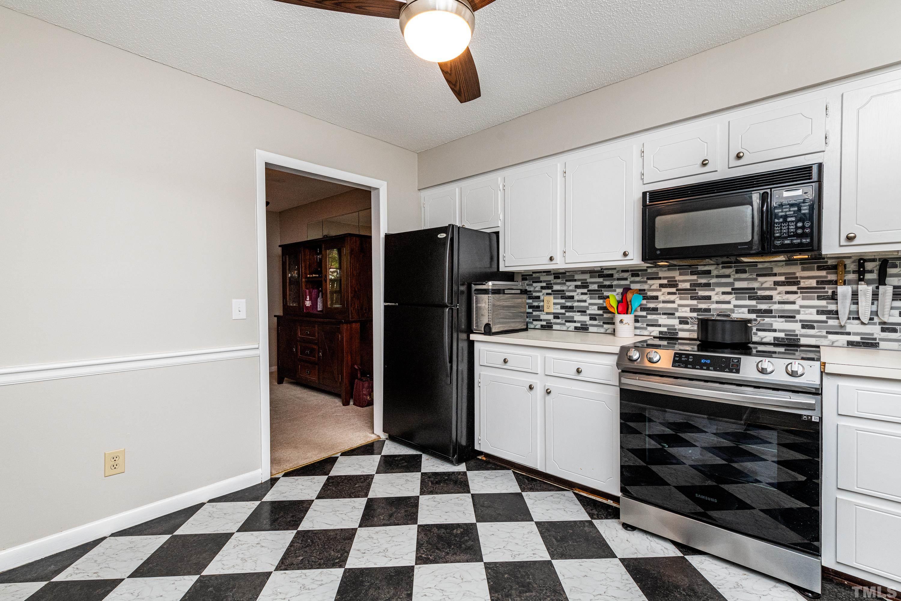 3932 Wendy Lane, Unit 9C2 Raleigh, NC 27606 - Photo 8 of 35 Gallery Image 8