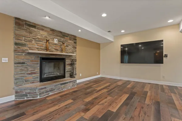 $698,000 | 7692 North Emery Road, Rolling Prairie, IN 46371